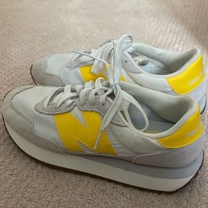 New Balance 237